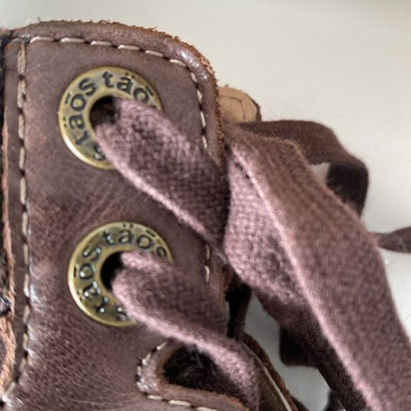 Taos Footwear Leather Respect Casual Mid Top Bootie sz 9 Casual Comfort Coastal - Picture 6 of 15